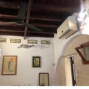 https://nicolaiano-house-bari.barihotels.org
